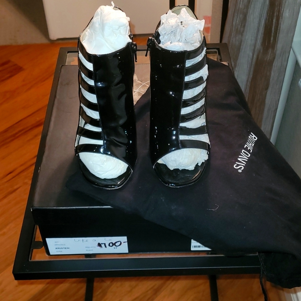 Ruthie Davis black patent heels size 7
